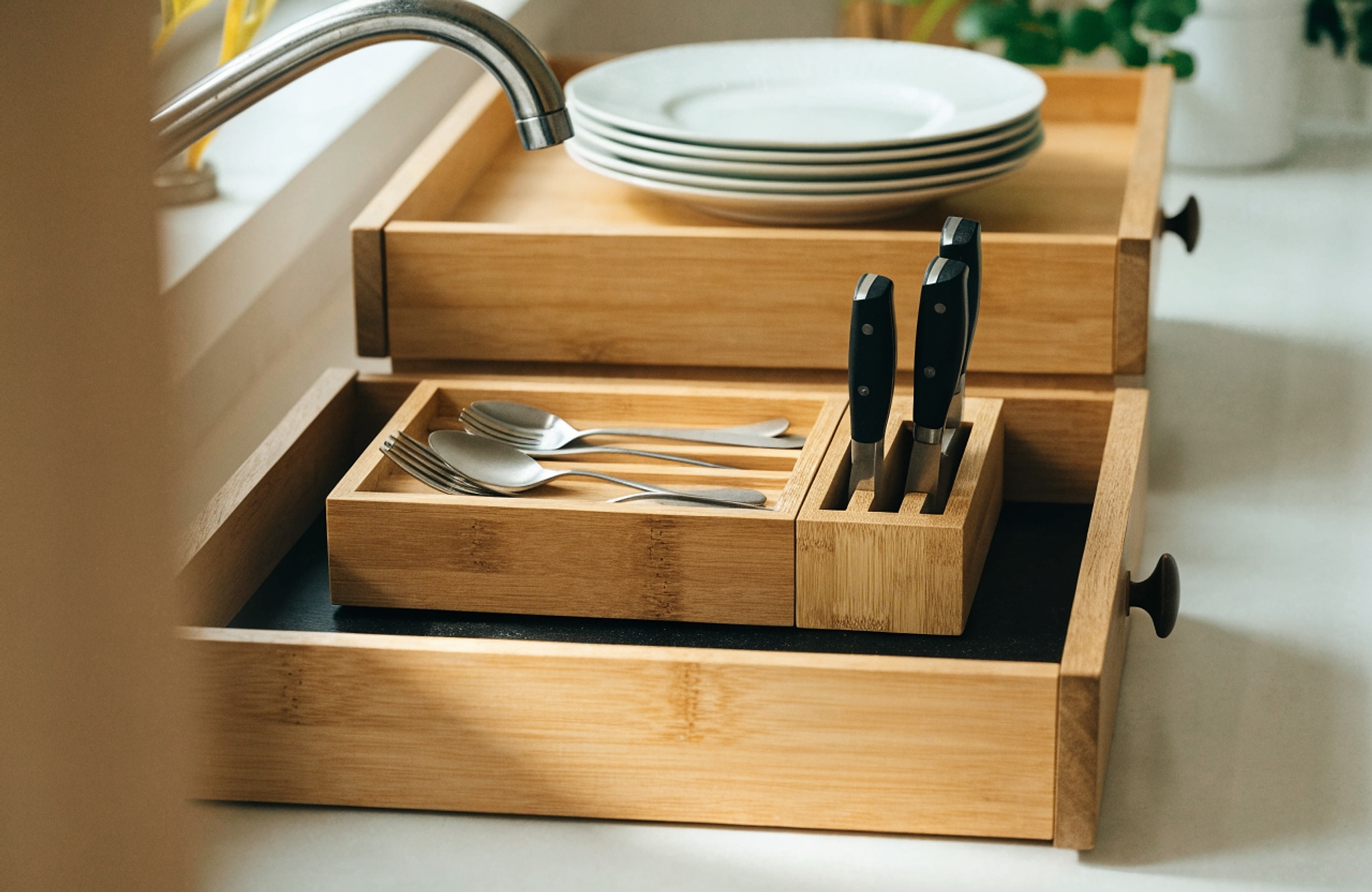 Illustrative visual for VaeFae Bamboo Cutlery Drawer Organizer with Removable Knife Block, Small