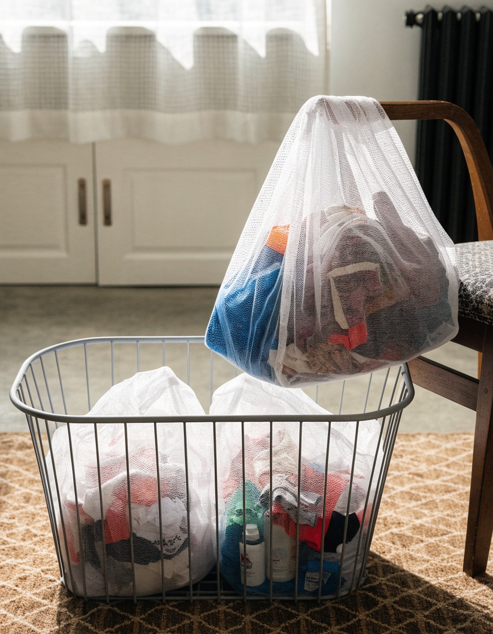Illustrative visual for Laundry Bags Mesh Wash Bags(4Pcs,16 x 20 Inches),delicate laundry bag for College,Dorm,Storage