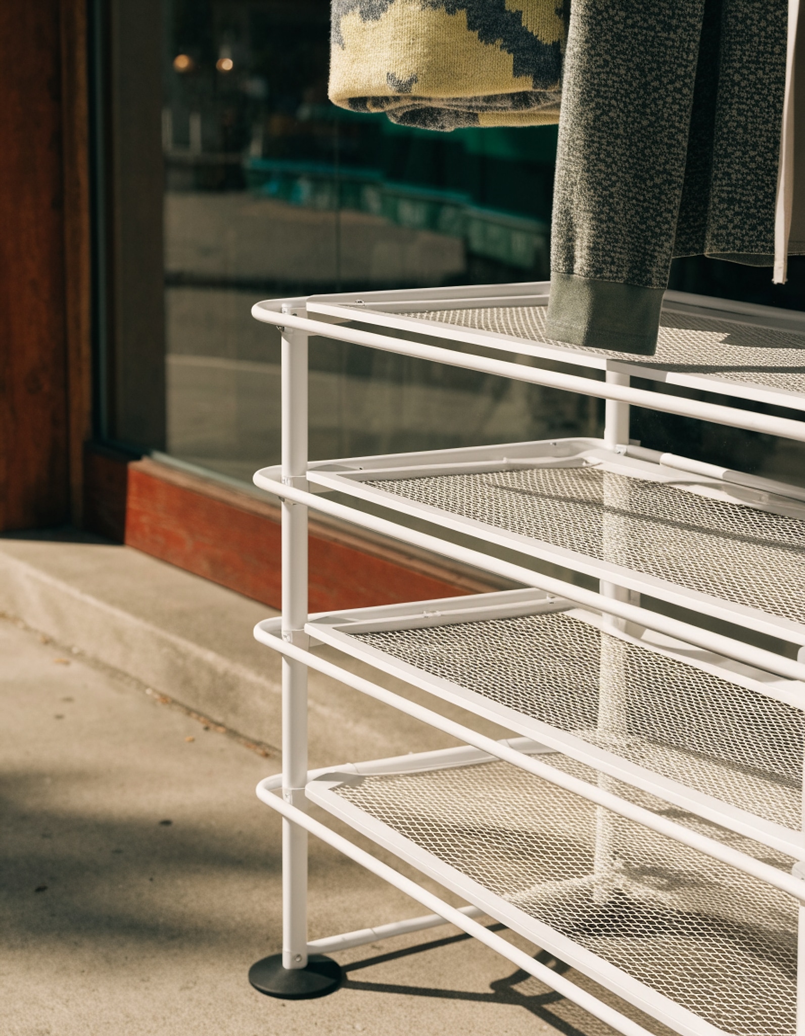 Illustrative visual for Sweater Drying Rack Flat, Metal Tube Mesh Clothes Drying Rack for Laundry with Rubber Feet, Stackable Laundry Clothing Dryer Rack for Art, Clothes, Indoor & Outdoor, White, 4-Layer