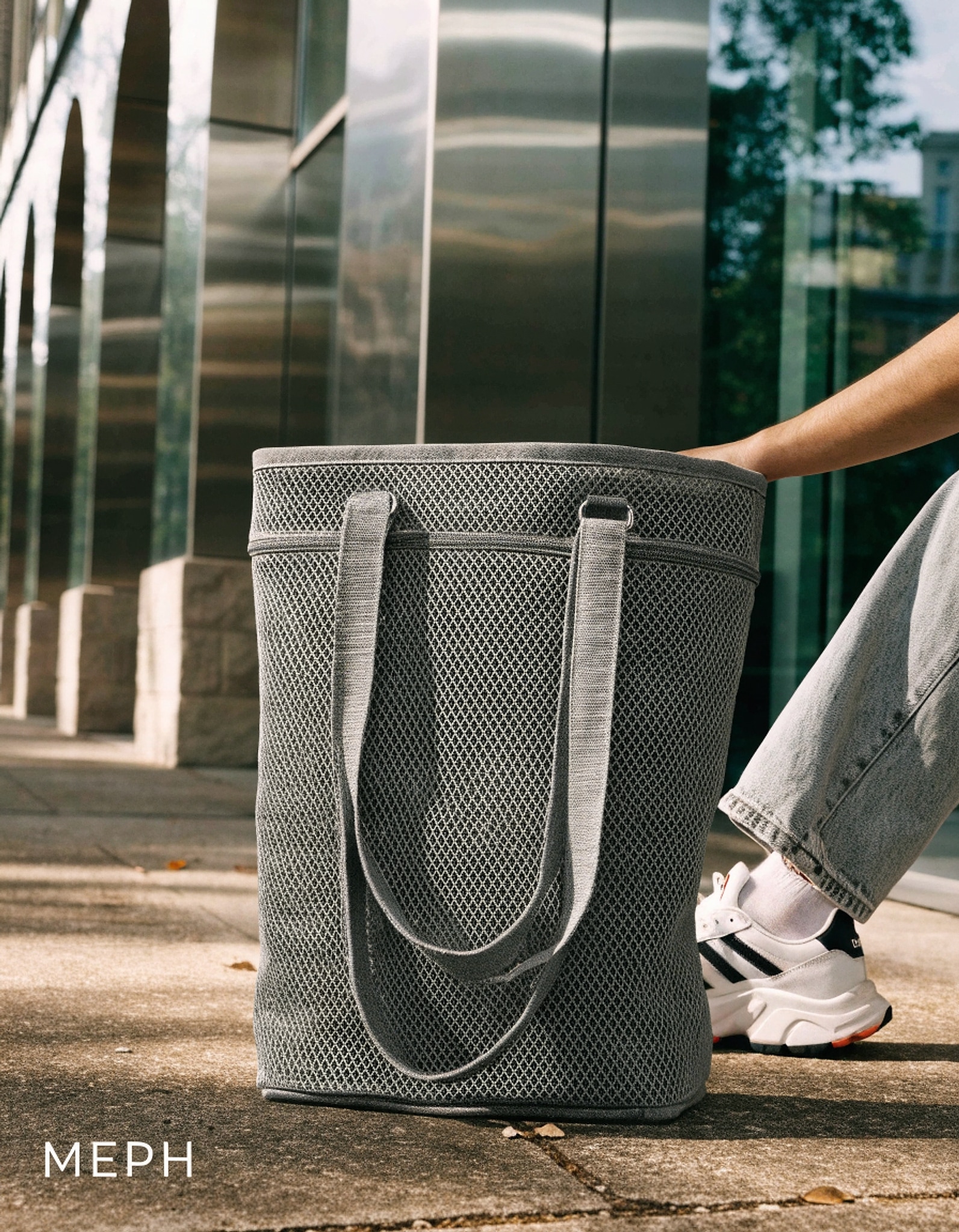 Illustrative visual for Mesh Bag with Handles, Collapsible Laundry Basket, Foldable Laundry Bag, Breathable Folding Beach Bag,Space-saving Travel Tote Bags (1, Grey)