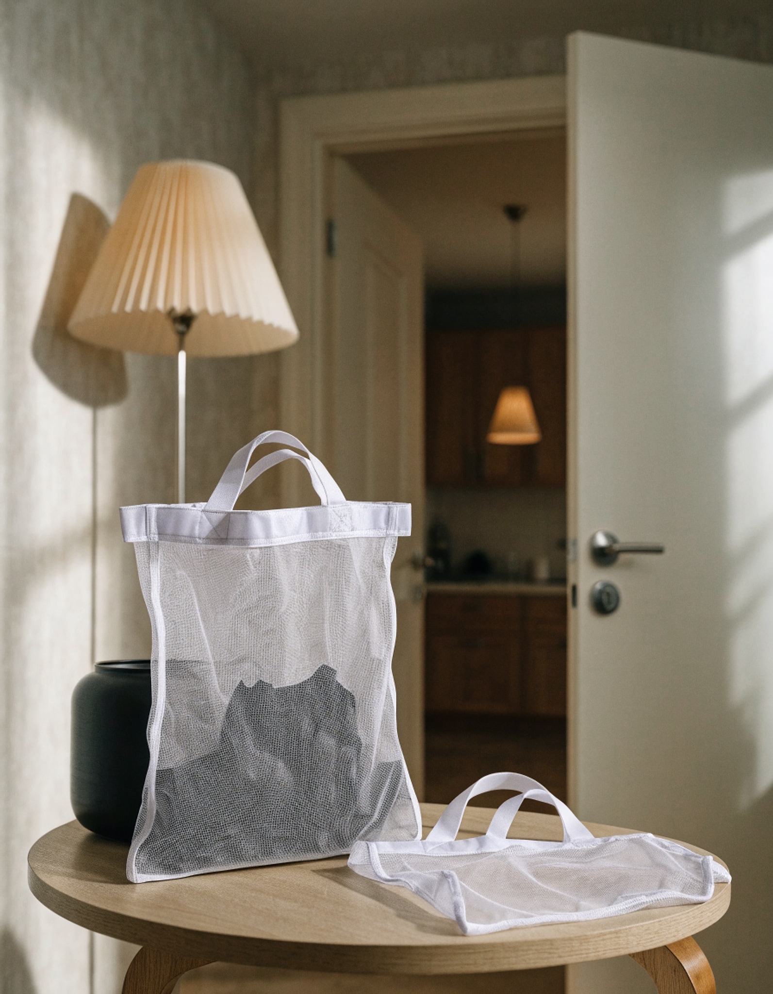 Illustrative visual for Mamlyn Mesh Bra Bags for Washing Machine, Lingerie wash Bags for Laundry
